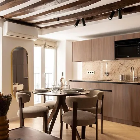 Bright 1br 4p Apartment, Ac, Opera *