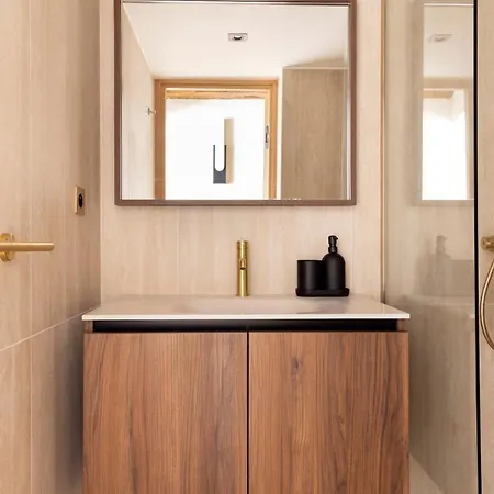 Bright 1br 4p Apartment, Ac, Opera